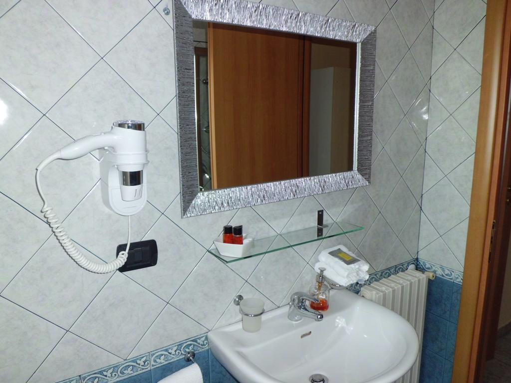 Hotel Quarantadue Quindici Térmoli Habitación foto